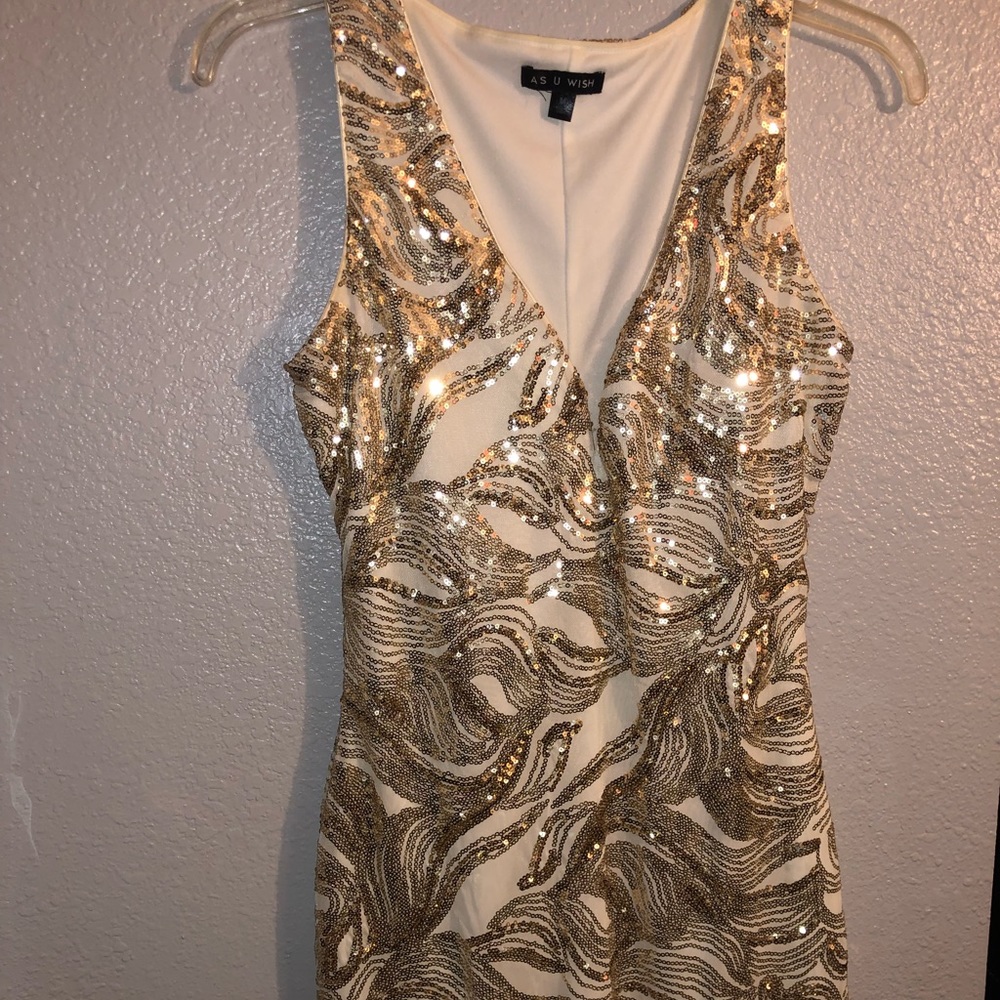 Dress - Picture 2 of 4